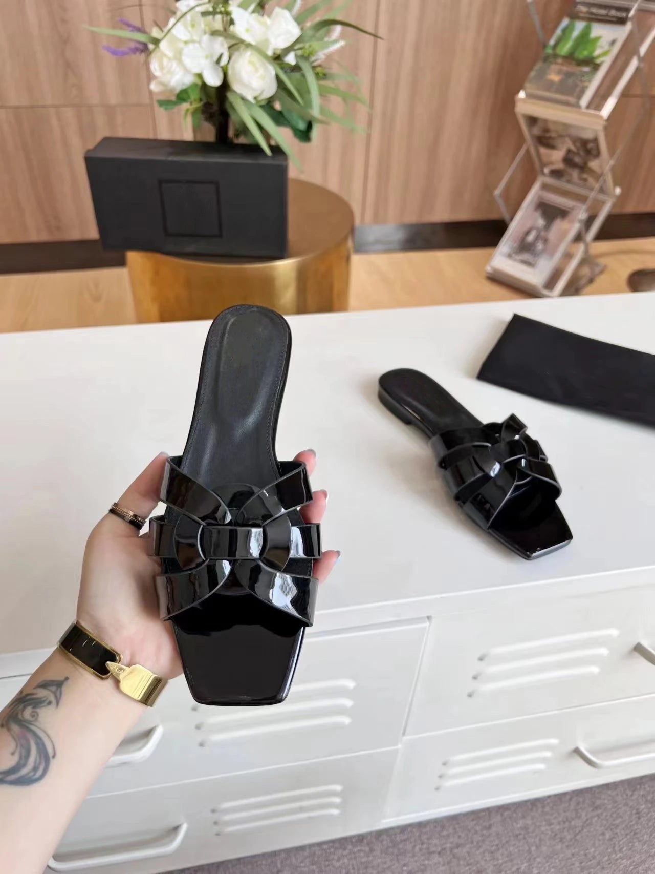 Plus Size 34-43 Women's Slippers Leather Flat Bottom Shallow Open Toe Fishbill Shoes Elegant Office Shoes Comfortable Home Shoes