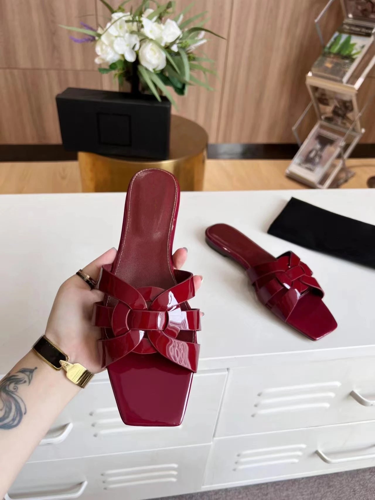 Plus Size 34-43 Women's Slippers Leather Flat Bottom Shallow Open Toe Fishbill Shoes Elegant Office Shoes Comfortable Home Shoes