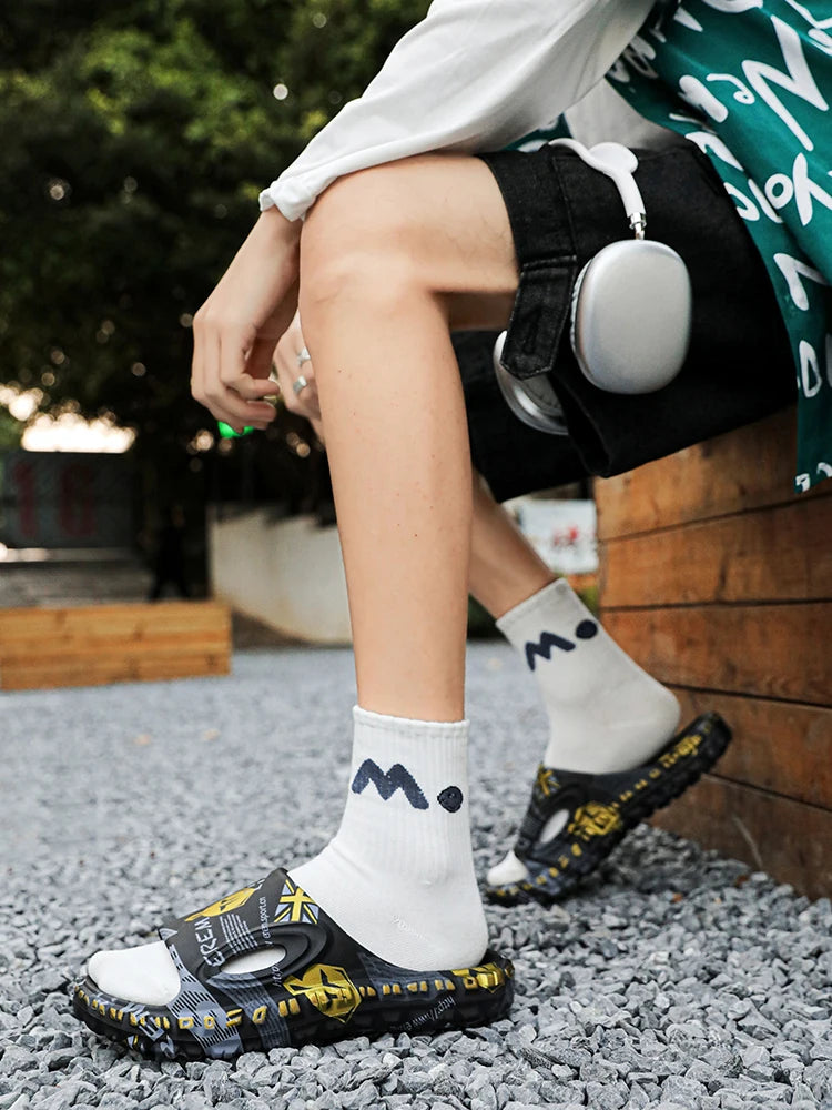 New Stylish Men Slides Shoes Indoor Comfortable Summer Male Casual Slippers Print Soft Non-slip Massage EVA Slippers Outdoor 886
