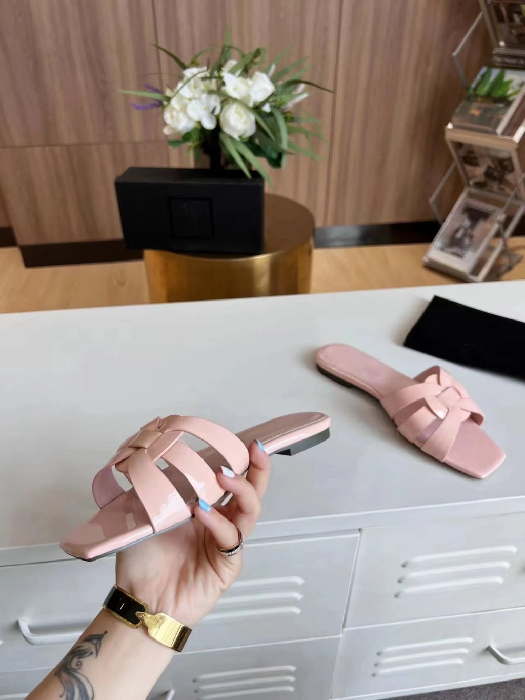 Plus Size 34-43 Women's Slippers Leather Flat Bottom Shallow Open Toe Fishbill Shoes Elegant Office Shoes Comfortable Home Shoes