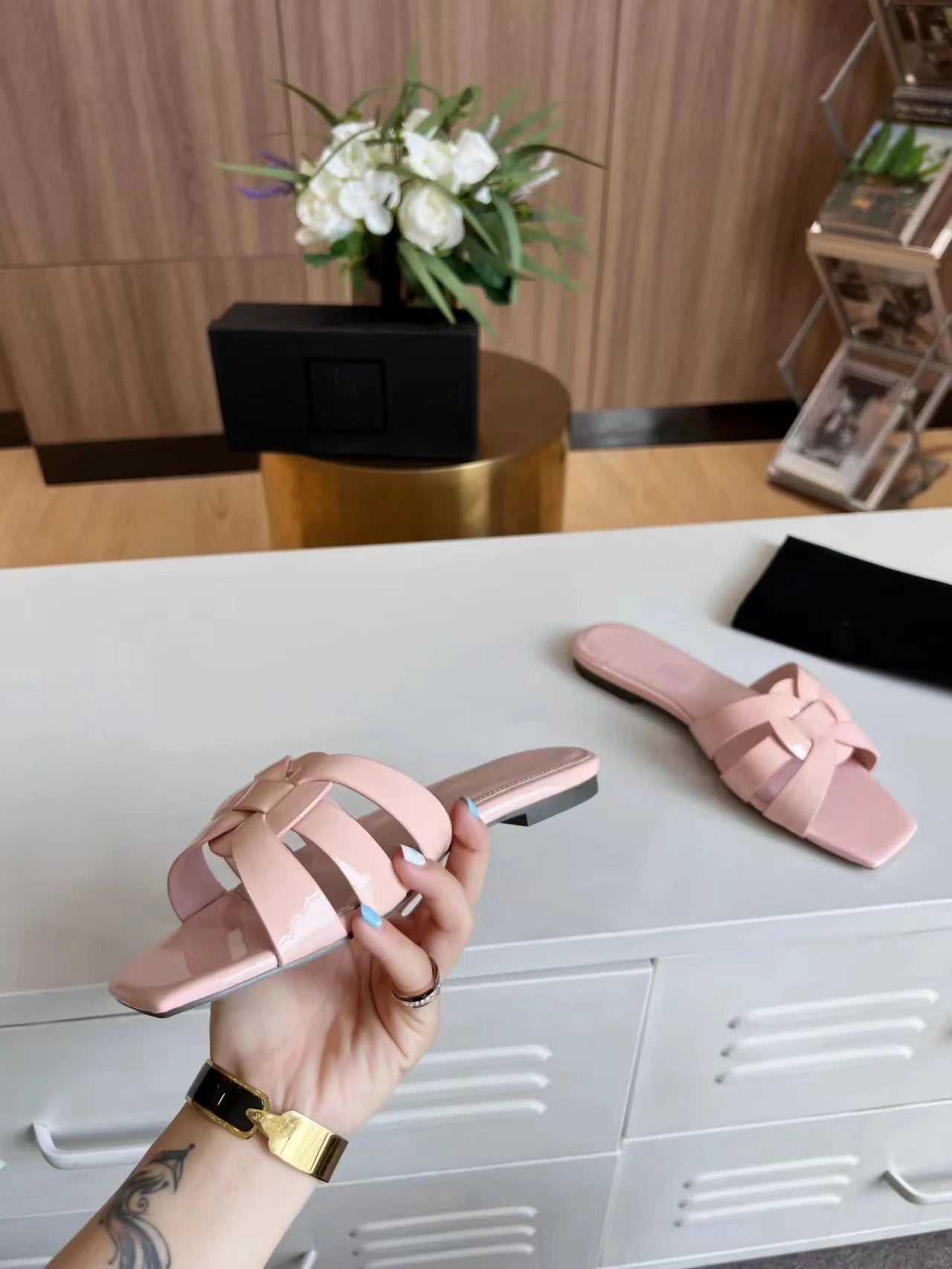 Plus Size 34-43 Women's Slippers Leather Flat Bottom Shallow Open Toe Fishbill Shoes Elegant Office Shoes Comfortable Home Shoes